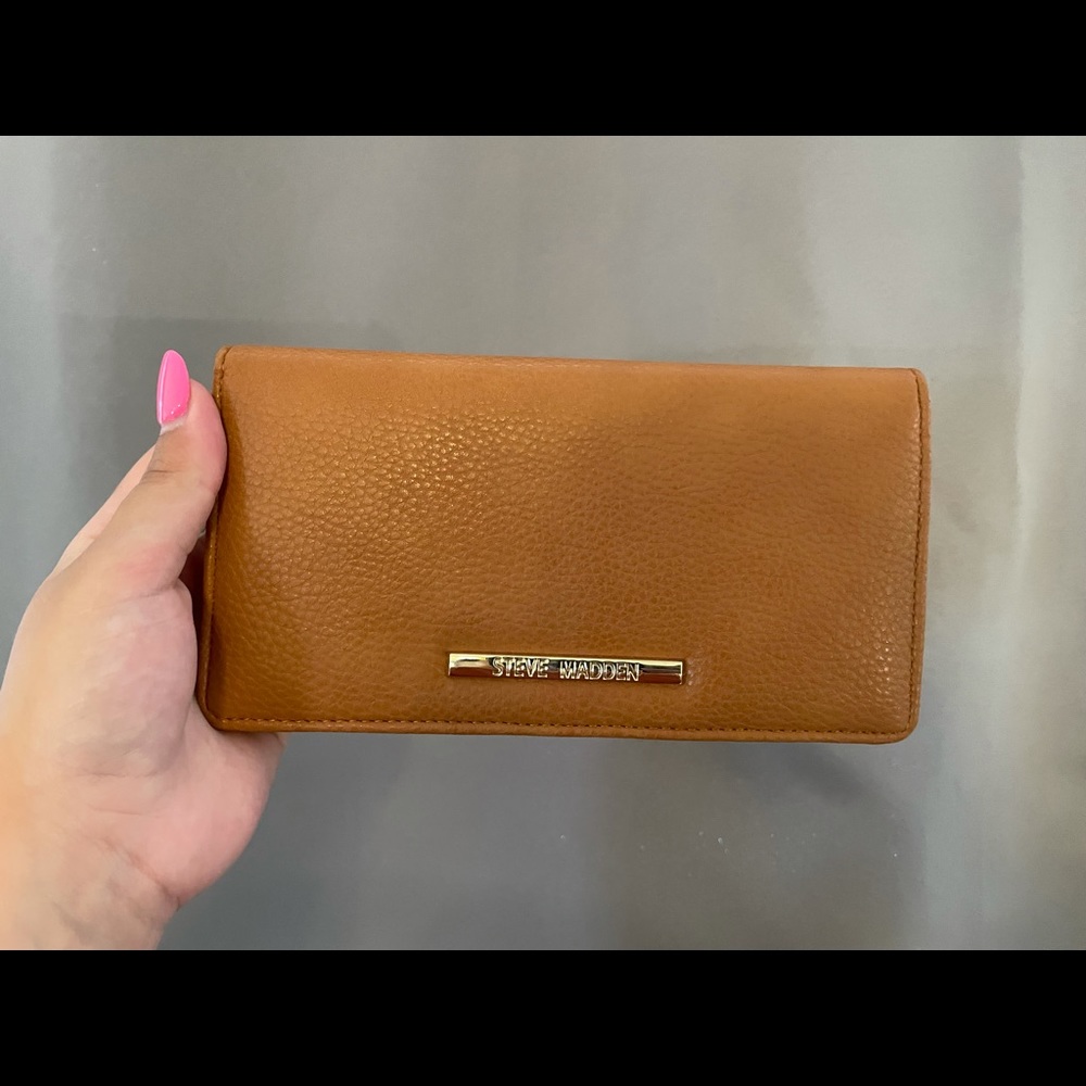 Steve Madden Tan Wallet
